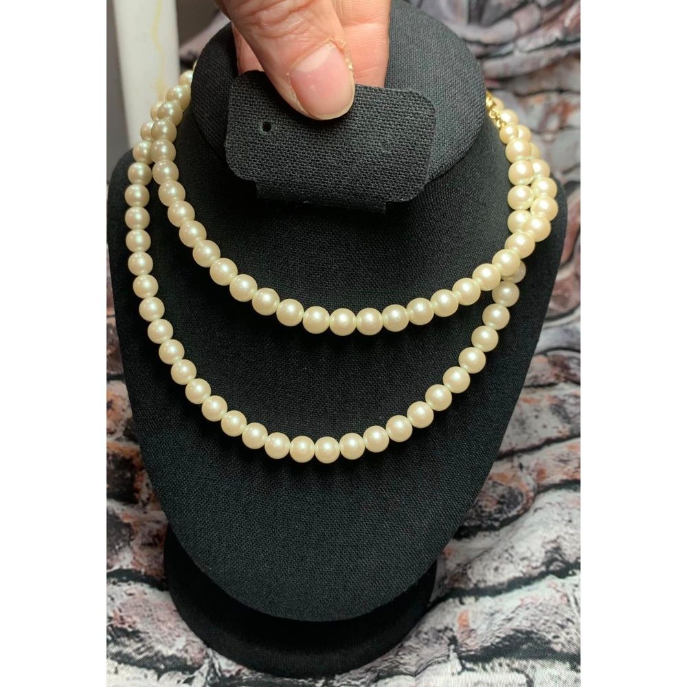 NWT Vintage 1928 Brand Faux Pearl Set 15" Long Lustre Cream Color Screw Closure